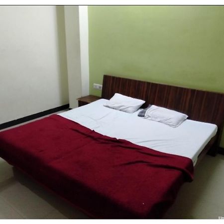 Hotel Adarsh, อุจเจน ภายนอก รูปภาพ