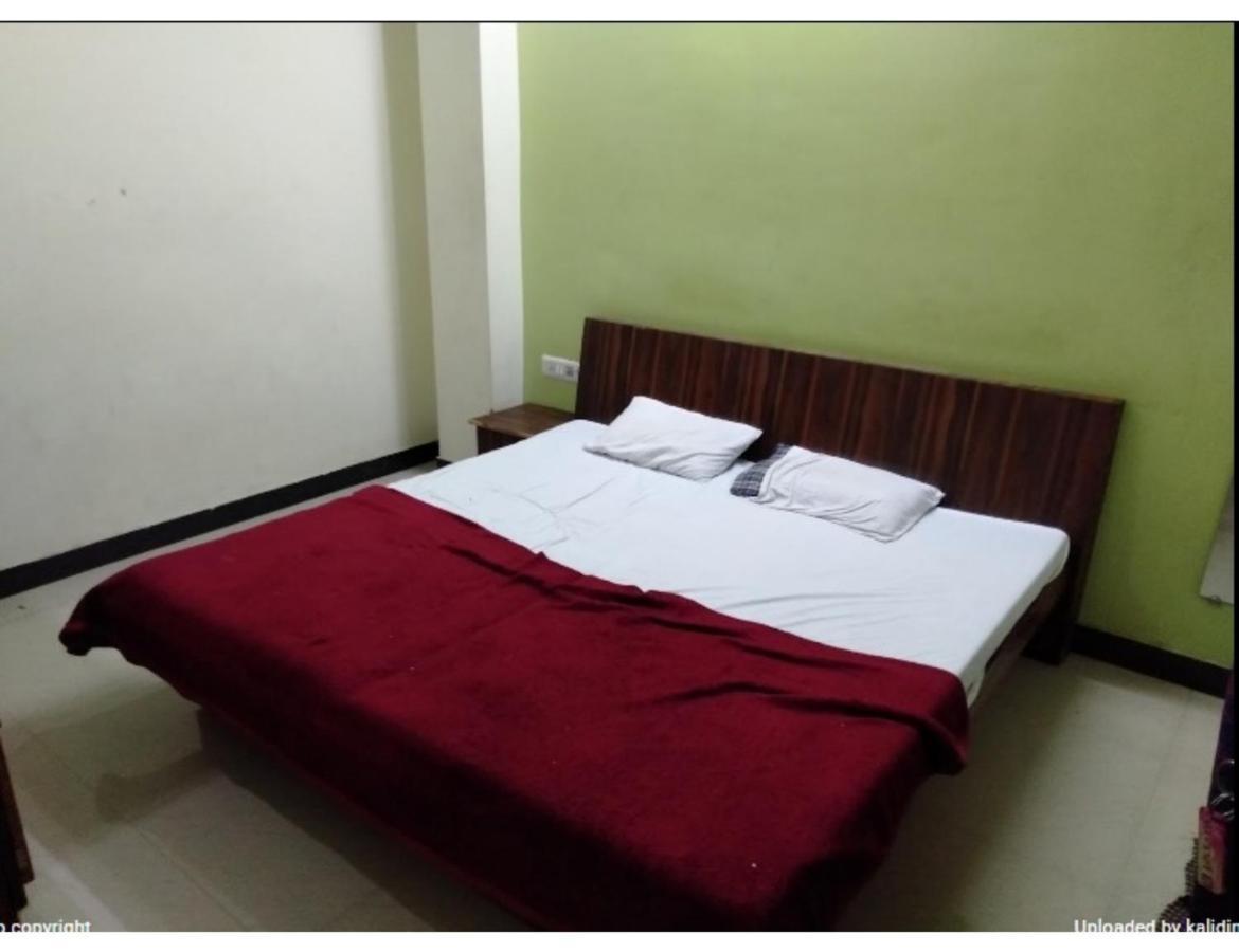Hotel Adarsh, อุจเจน ภายนอก รูปภาพ
