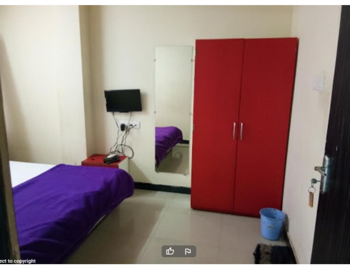 Hotel Adarsh, อุจเจน ภายนอก รูปภาพ