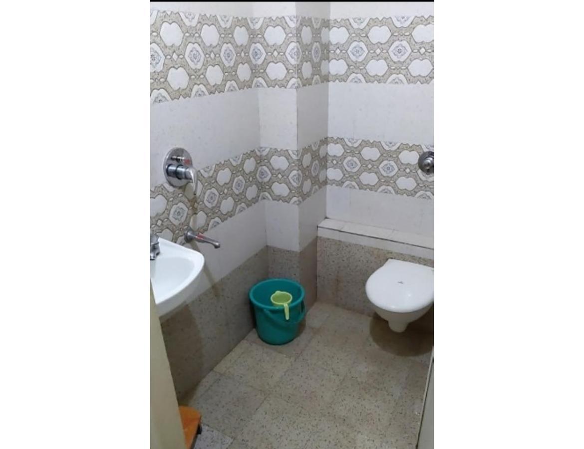 Hotel Adarsh, อุจเจน ภายนอก รูปภาพ